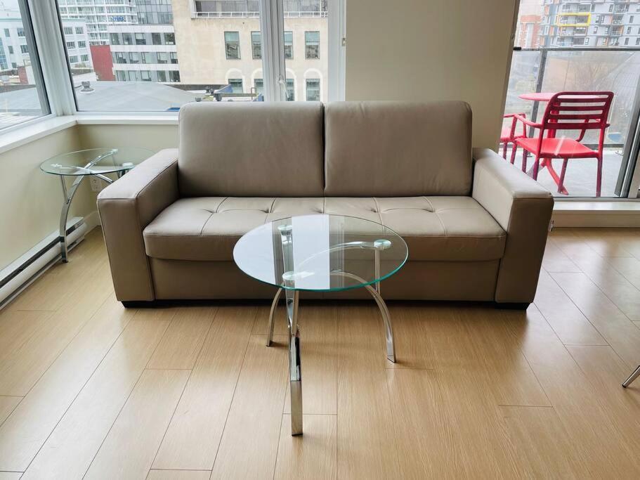 Lovely Downtown 2 Bedroom Condo With Free Parking Victoria Exterior photo