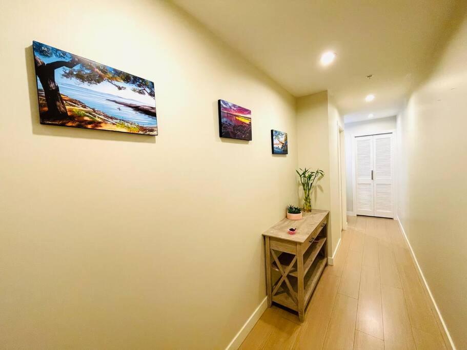 Lovely Downtown 2 Bedroom Condo With Free Parking Victoria Exterior photo